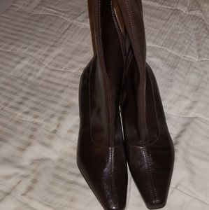Brown tall boots never worn